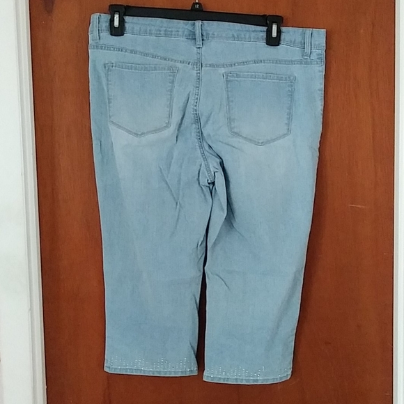 Capris - Picture 2 of 2